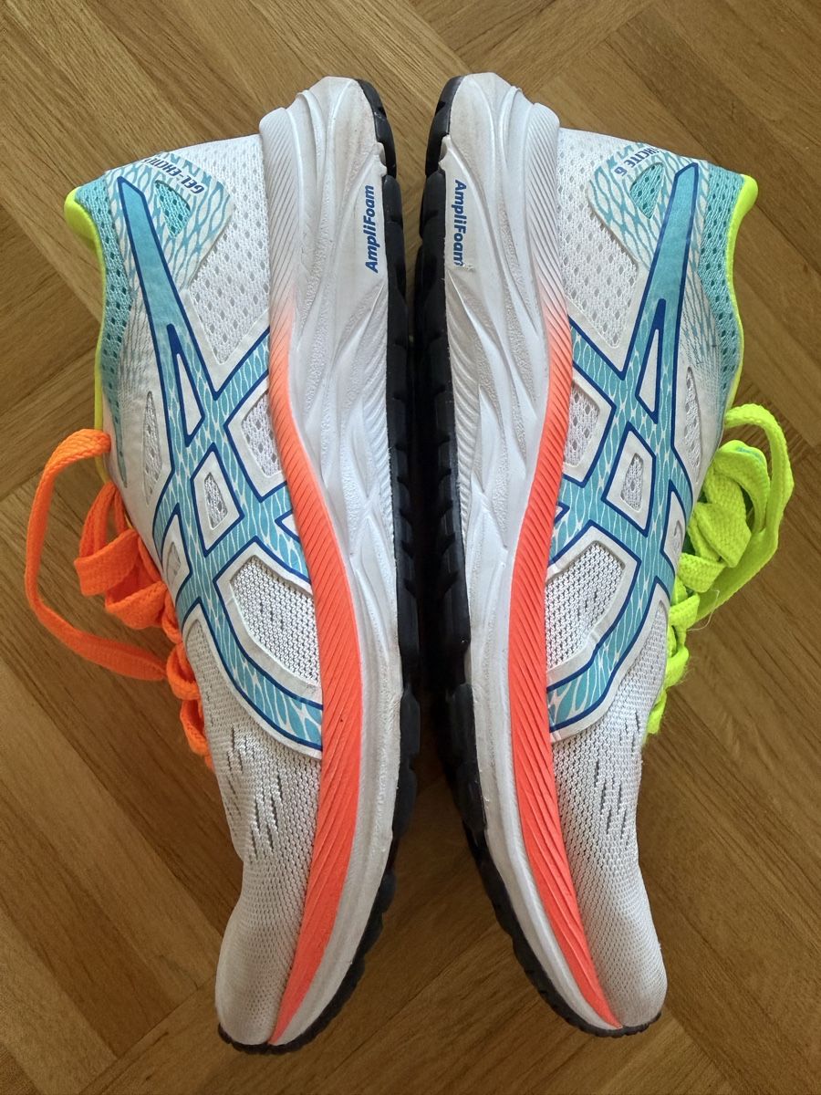 Asics Scarpe per ragazzi: Asics Laufschuhe weiss/blau Grösse 37 – Usato da Kilchberg ZH venduto da Von_dutch 1
