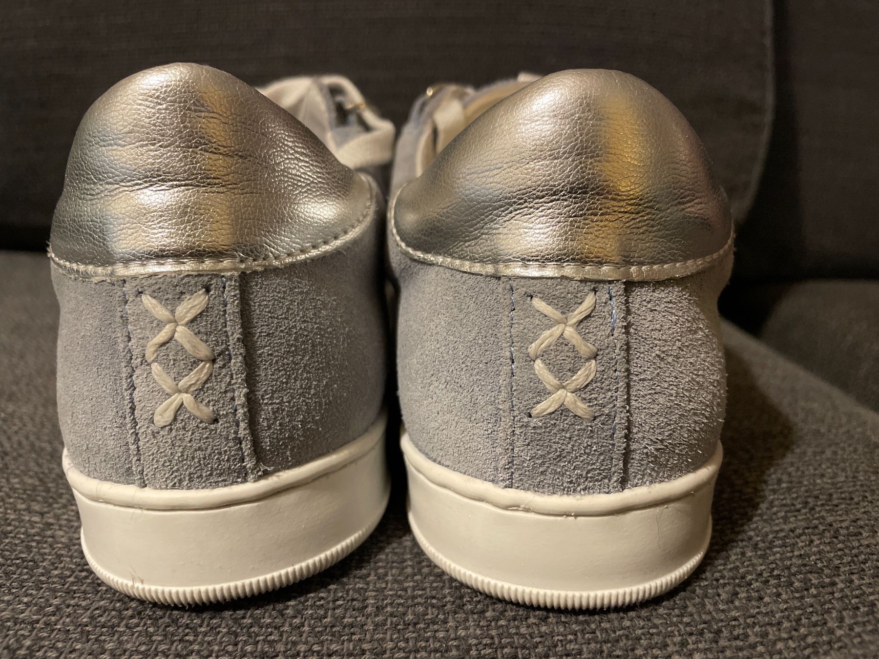 Scarpe da donna: Stylische hellblaue SPM Wildleder Sneaker Gr. 36 – Usato da Frasnacht venduto da GracyStore 1