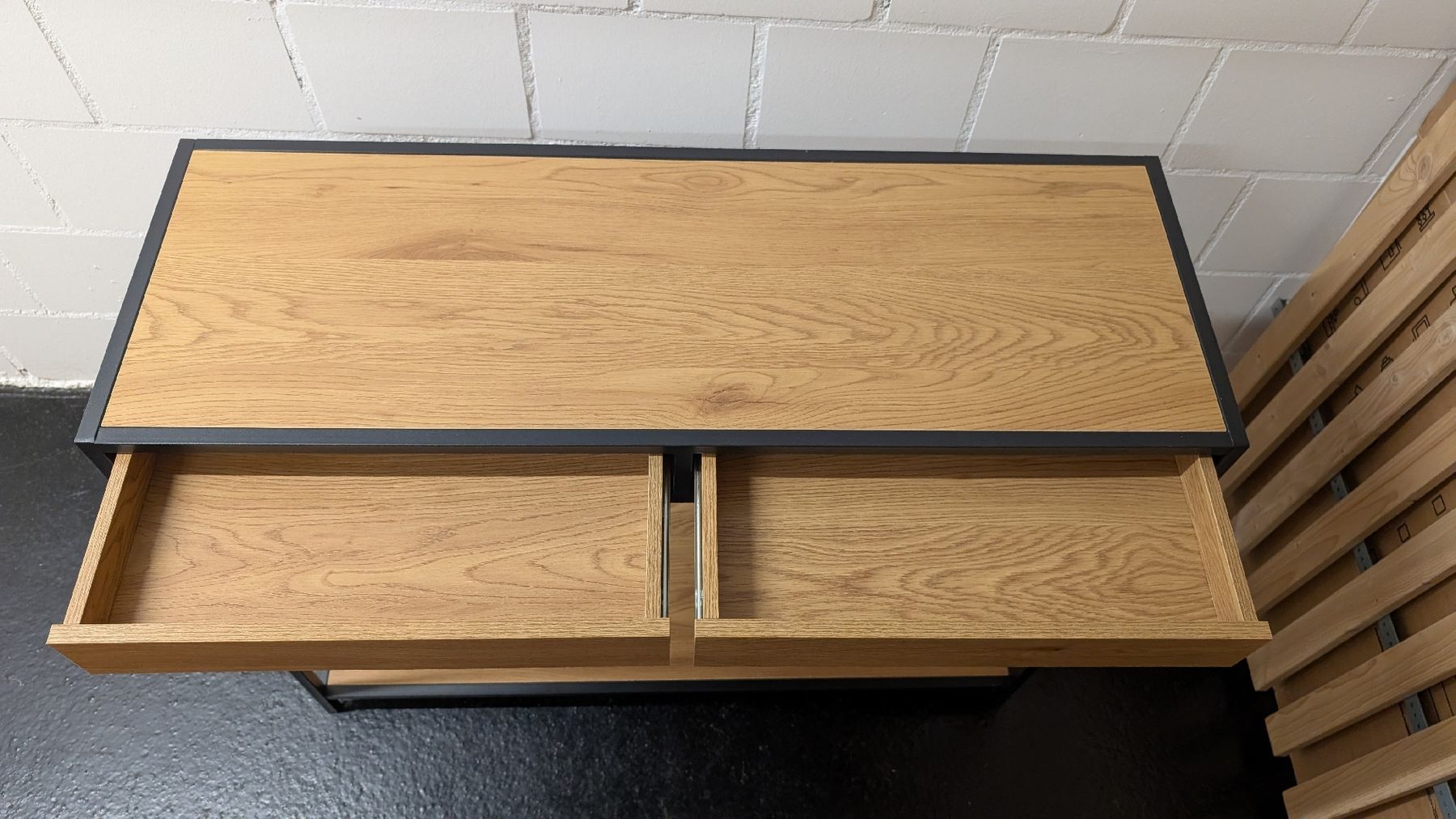 Commodes: Sideboard Eiche Metall schwarz 2 Schubladen neuwertig – D'occasion à Kloten par Chrigi_17 1