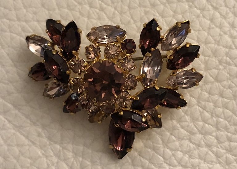 Broche Vintage Avec Pierres Noires - Bijou Ancien Occasion