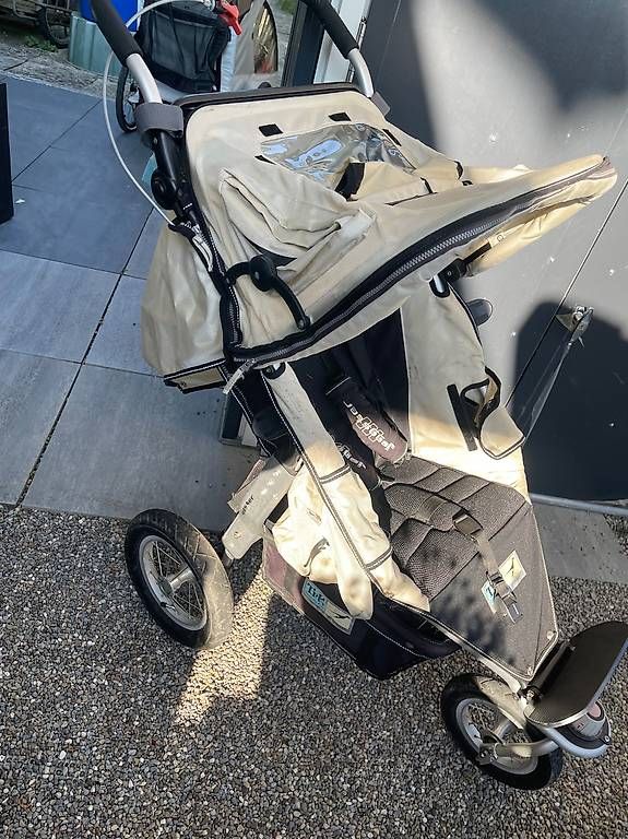 Carrozzine: TFK Joggster Twister  – Usato da Winterthur venduto da nuggi88