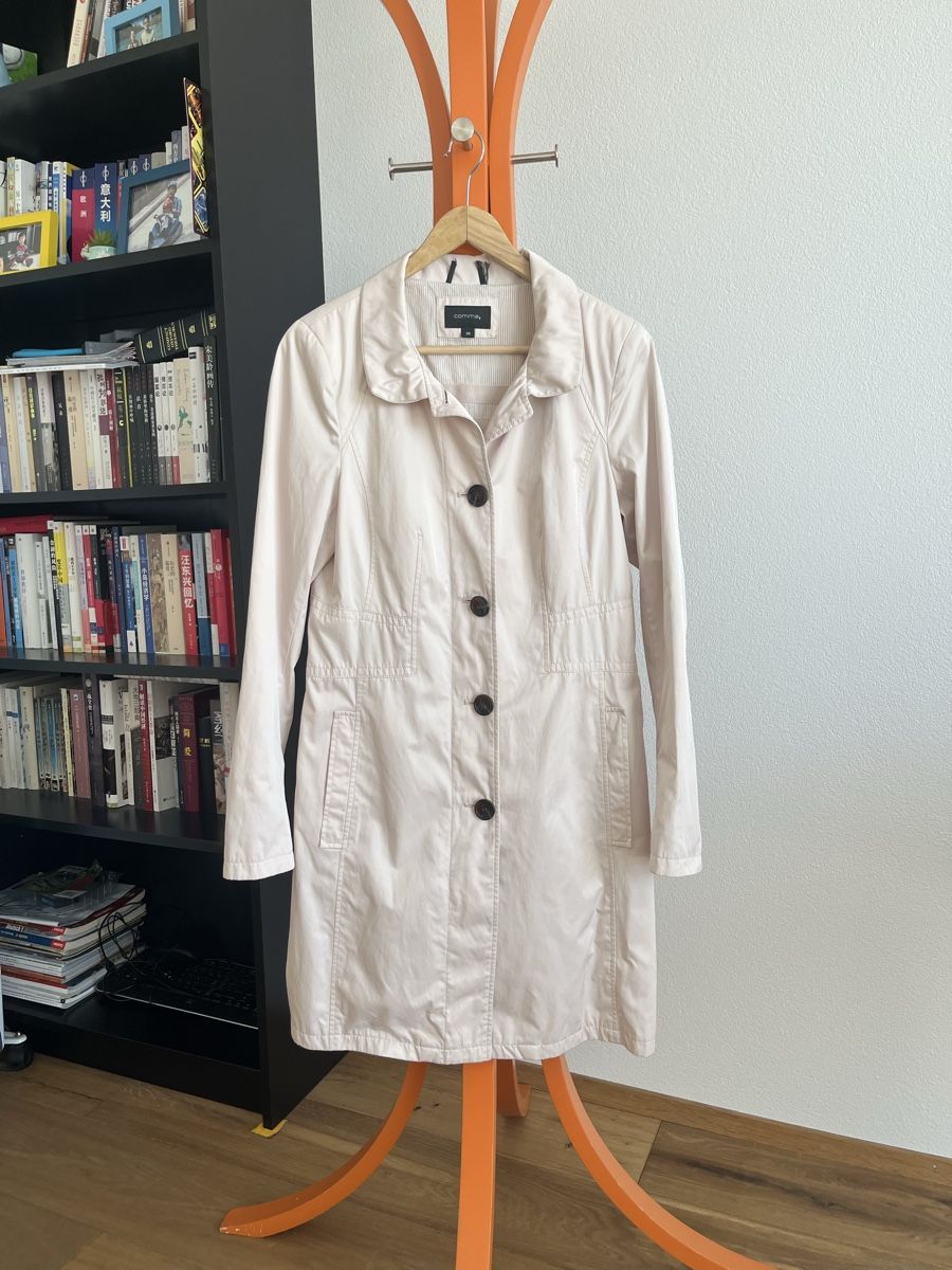 Comma Cappotti: Comma, Trenchcoat, Light coat , Gr. 36, Beige – Nuovo (secondo la descrizione) da Gümligen venduto da caron__