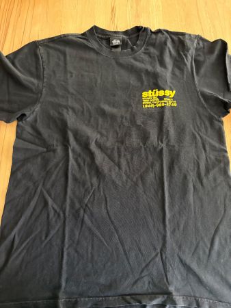 T-Shirt - Grösse M - stüssy
