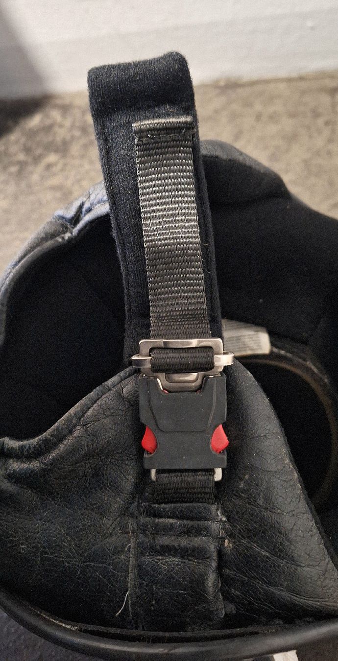 Shoei Caschi & visiere: Shoei Helm mit Visir, Schwarz Grösse S – Usato da Emmenbrücke venduto da abu_9mj8 2