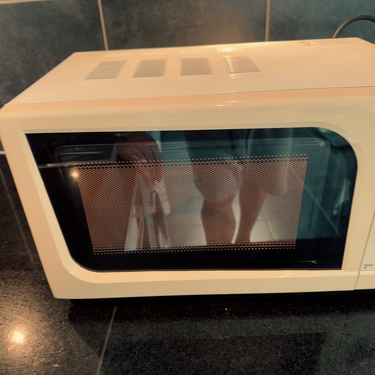 Appareils de cuisine: Microwelle – D'occasion à Rafz par Tueni1 1