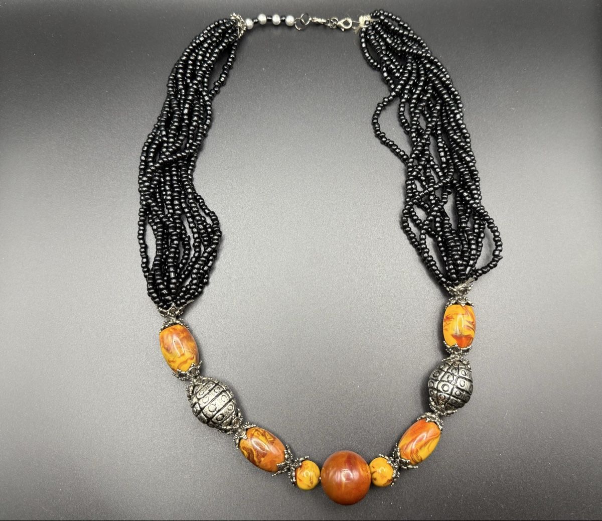 Catenine: Vintage Halskette orange und schwarz – Usato da Lamone venduto da LaCantinaMagica 2