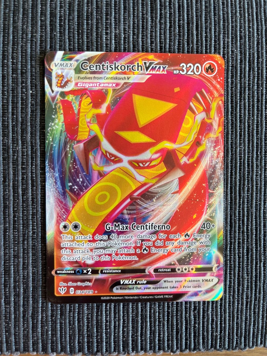 Pokémon Carte collezionabili: Pokemon Centiskorch Vmax Darkness Ablaze – Nuovo (secondo la descrizione) da Wabern venduto da Collectfun