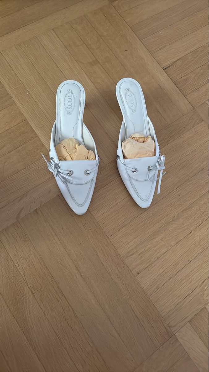 Tod'S Scarpe da donna: TOD'S white mules size 37 leather – Usato da Genève venduto da Skigasp