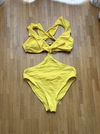 Maillot de bain jaune une pièce 
