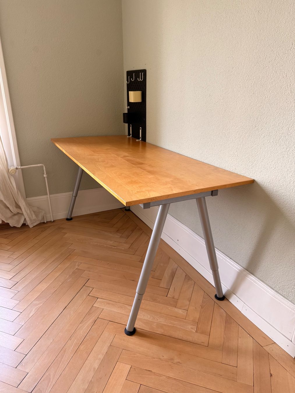 Ikea Scrivanie: IKEA Schreibtisch – Usato da Zürich venduto da sof_jg7v