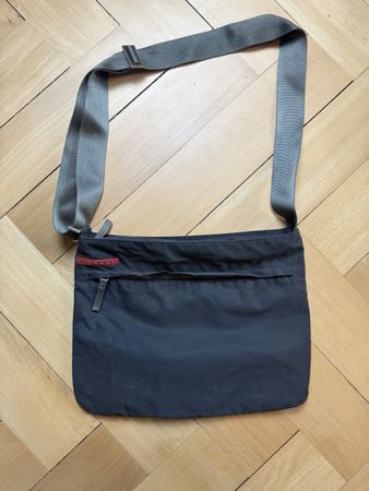 Prada Umhängetasche schwarz Nylon