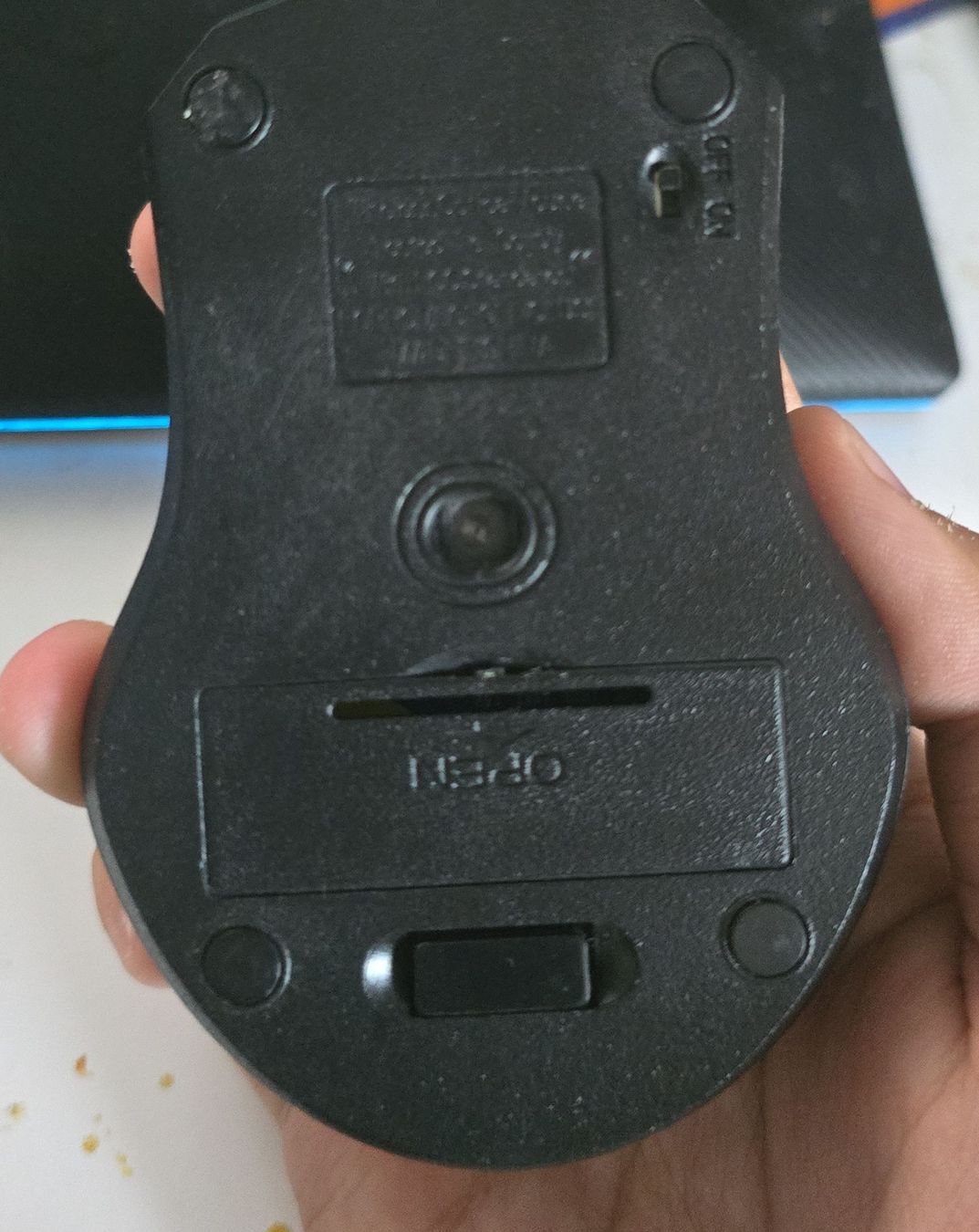 Mouse: Ergonomic Wireless Mouse - Perfect for Home or Office Use – Usato da Luzern venduto da and_99cs
