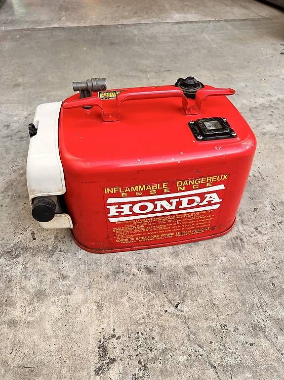 Accessori per altri veicoli: Tank für Boot / Aussenborder 13L – Usato da Zürich venduto da maag.a 3