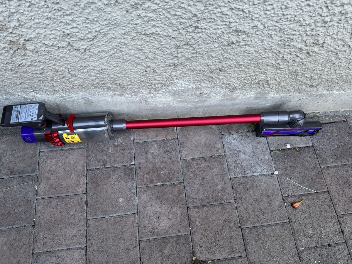 Dyson Staubsauger & Zubehör: Dyson v10 – Defekt aus gunzgen von zhari 1