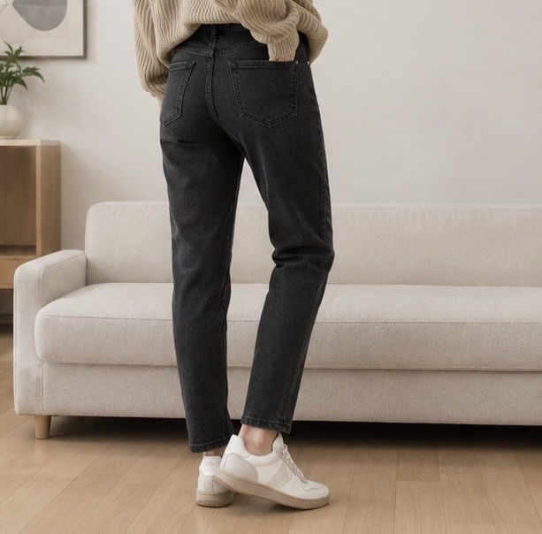 Jeans: Schwarze Mom Jeans – Usato da La Punt Chamues-ch venduto da yara.mueller 3