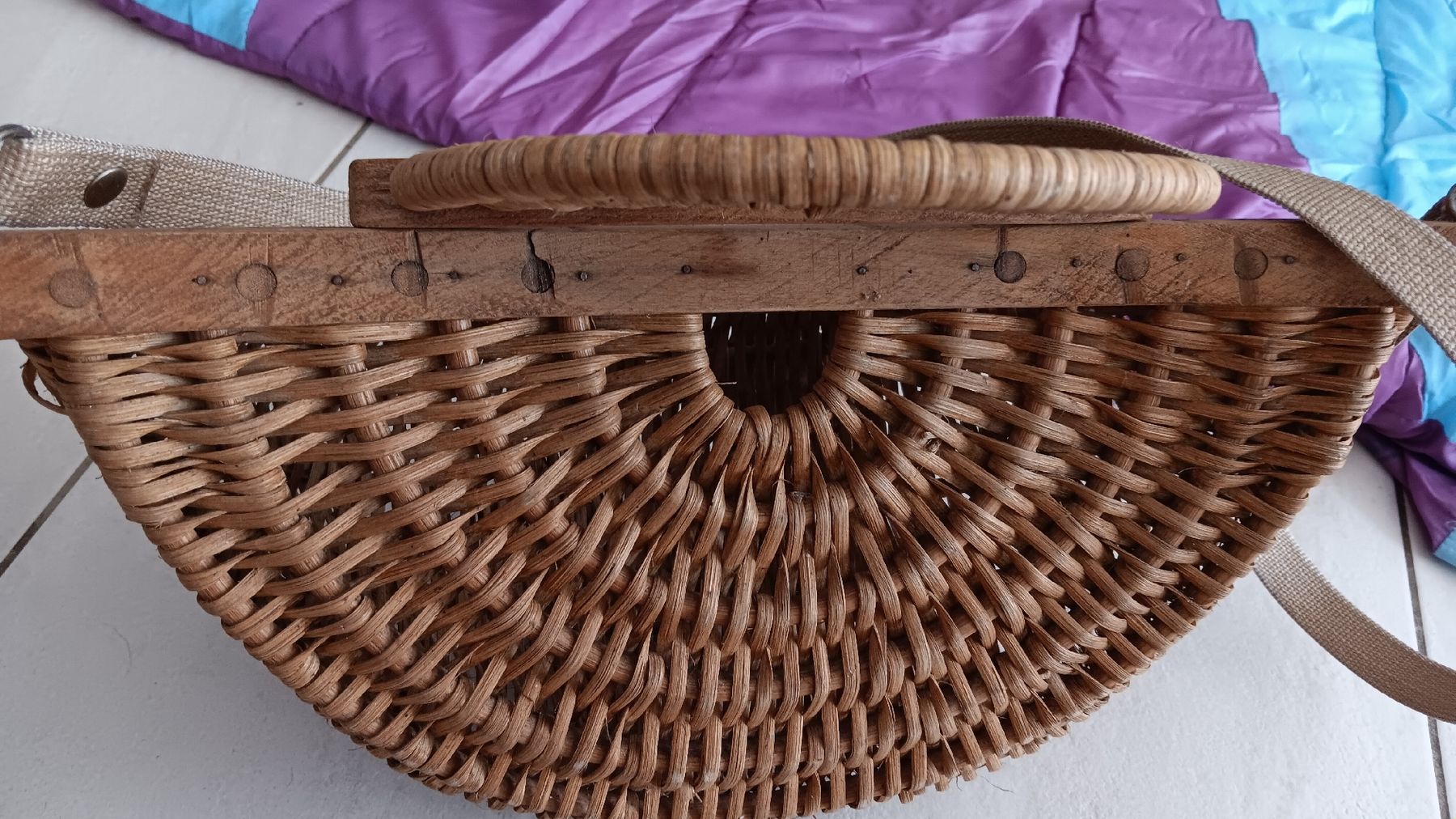 Autres articles pour la maison: Cesto in vimini con tracolla, artigianale – D'occasion à Carena par gra_yz7p 1