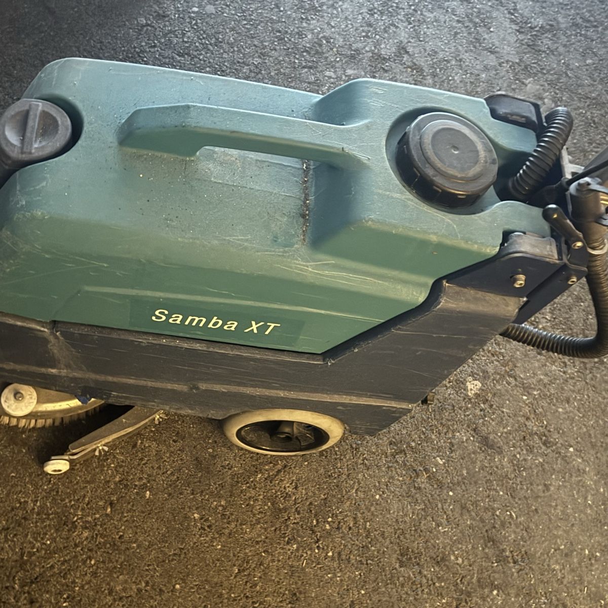 Wetrok Alle Maschinen: Bodenreinigungsmaschine Samba XT  – Gebraucht aus Luzern von Deox26