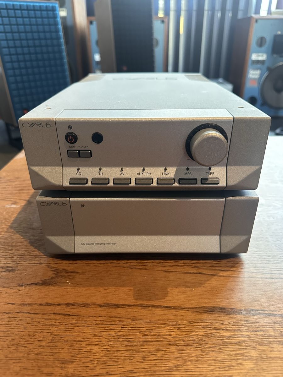 Cyrus Amplificatori: Cyrus X Amp/ Alimentation – Usato da Vevey venduto da Dborg
