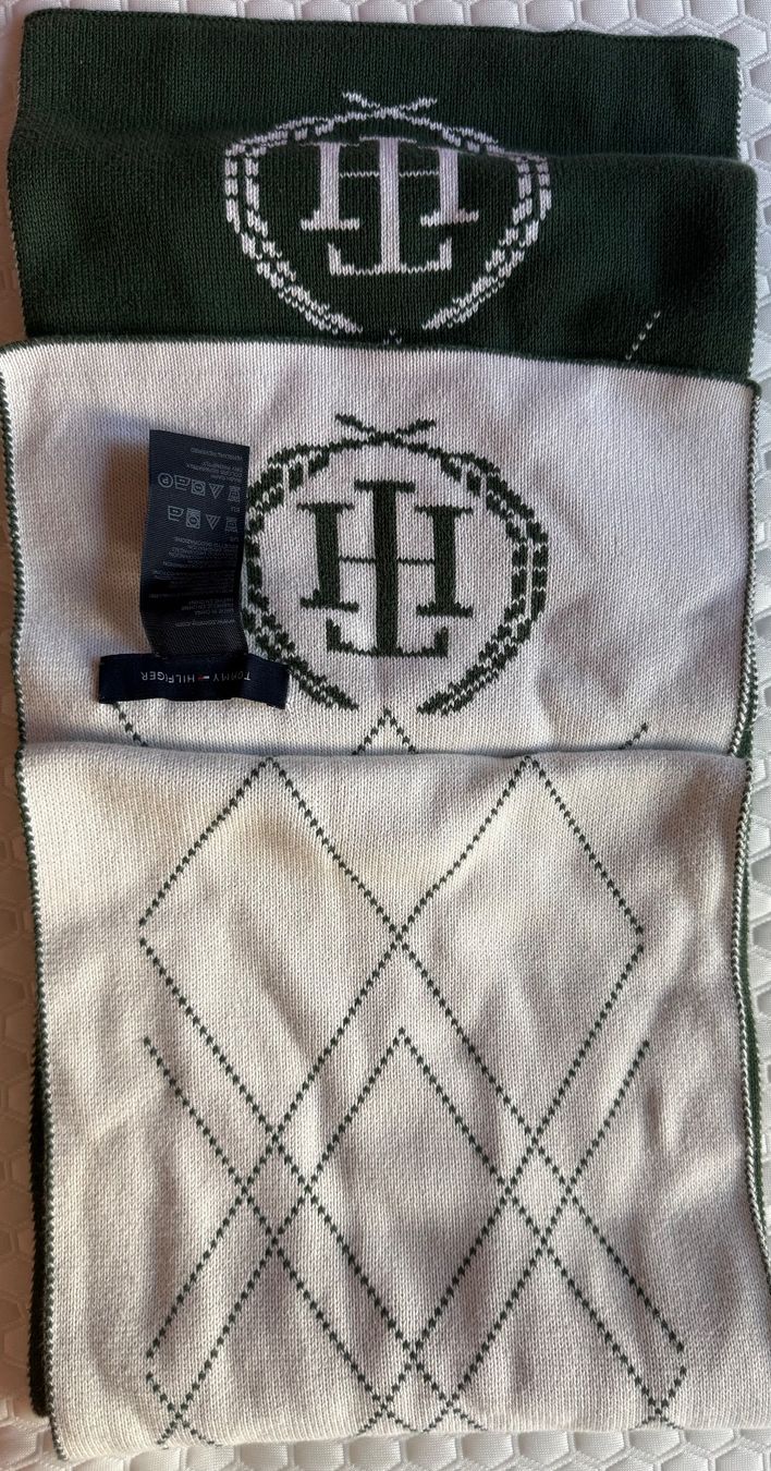 Tommy Hilfiger Sciarpe: Schal Tommy Hilfiger – Usato da Weinfelden venduto da Krusevac037