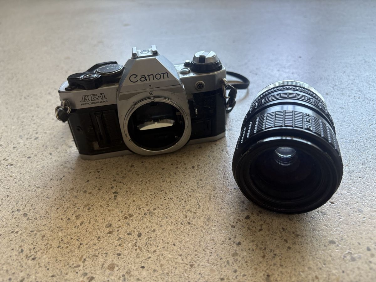 Canon Appareil photo: Canon AE-1 Spiegelreflex Kamera – D'occasion à Schlieren par pauley102 1