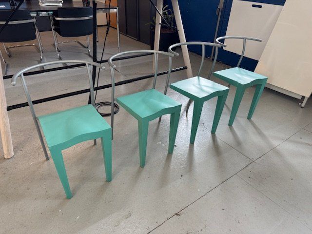 Kartell Stühle: Dr Glob Designstühle von Philippe Starck 4er Set – Gebraucht aus Zollikofen von OberliAG