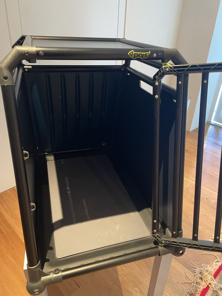 Autres décorations & accessoires: Hundebox Auto 4Pets Pro Noir 2 Medium – Neuf (Voir description) à Zollikerberg par sop_vf7t 2