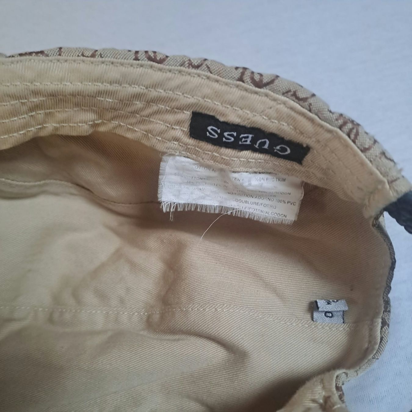 Guess Autres vêtements femmes: Cap Guess – D'occasion à vordemwald par Zopf0 1
