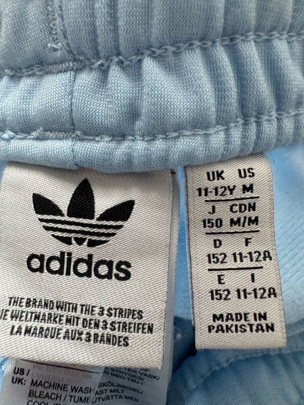Kleiderpakete & -sets: Ensemble Training Adidas bleu clair 11-12ans – Gebraucht aus Chatelaine von lae_7h8n 6
