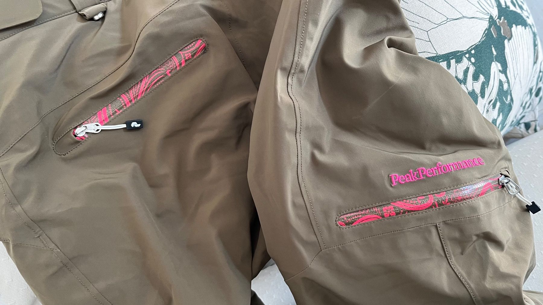 Hosen: PEAK PERFORMANCE Skihose Damen in Olivegrün – Gebraucht aus Zürich von ann_ngp7 4