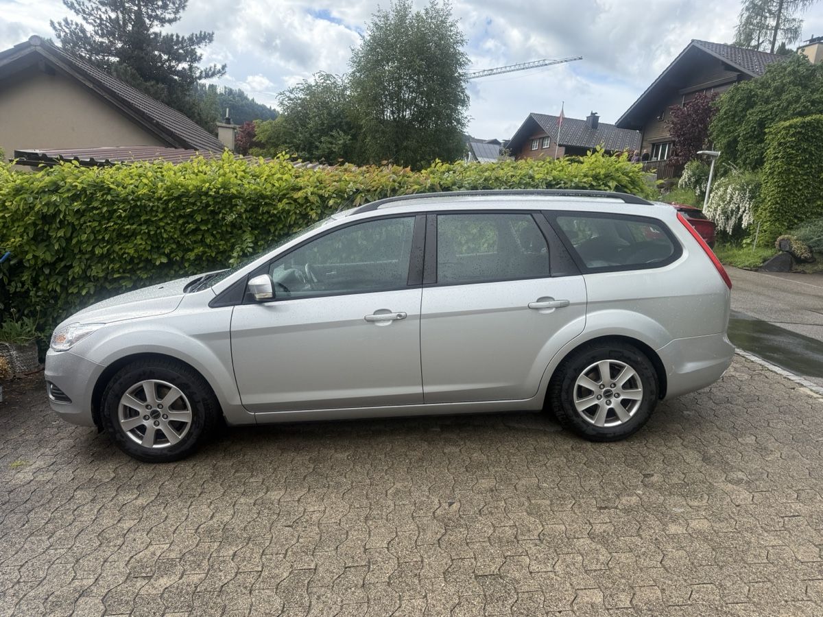 Ford Automobili: Ford Focus 1.6 // 1.Hand // ab mfk – Usato da Wattwil venduto da qualitiy1
