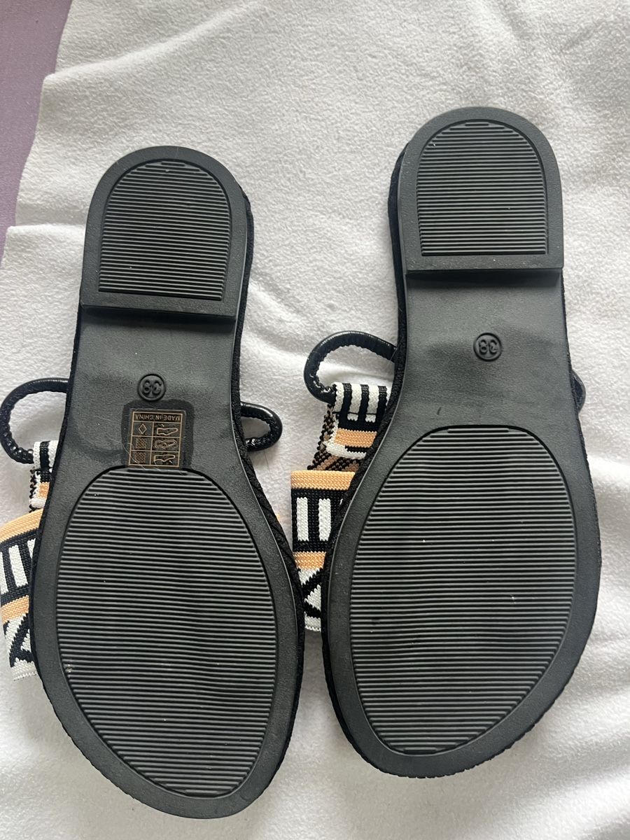Chaussures femmes: Sommerschuhe schwarz – Neuf (Voir description) à Giswil par Mauritius9026 1