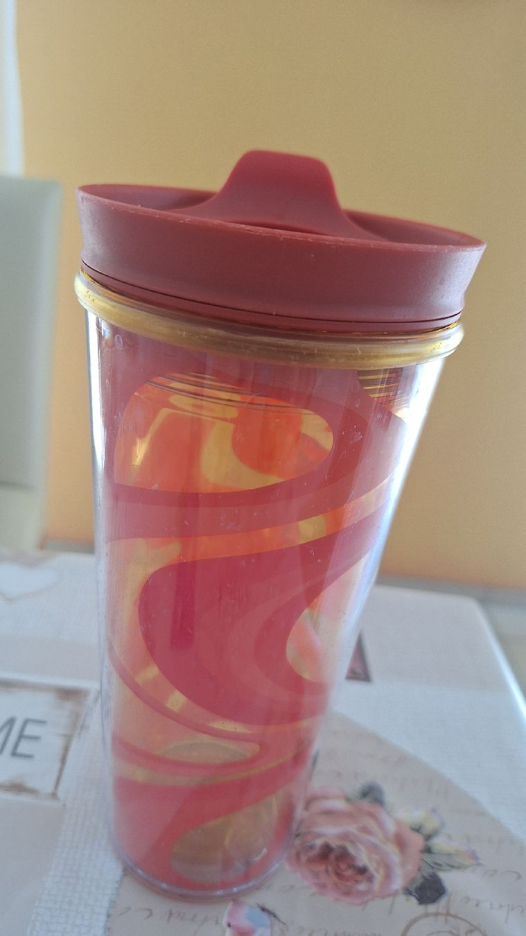 Contenitori & Simili:  Roter Hartplastik-Reisebecher – Usato da Dintikon venduto da lec_89sx 1