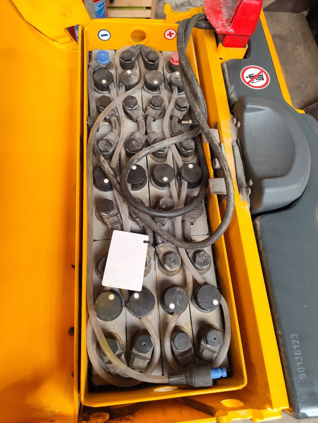 Jungheinrich Gabelstapler & Hubwagen: transpalette youngherich    EJE 120 – Gebraucht aus Corminboeuf von Brainman1967 2