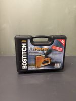 Bostitch T15 Power Tacker mit Klammern im Koffer