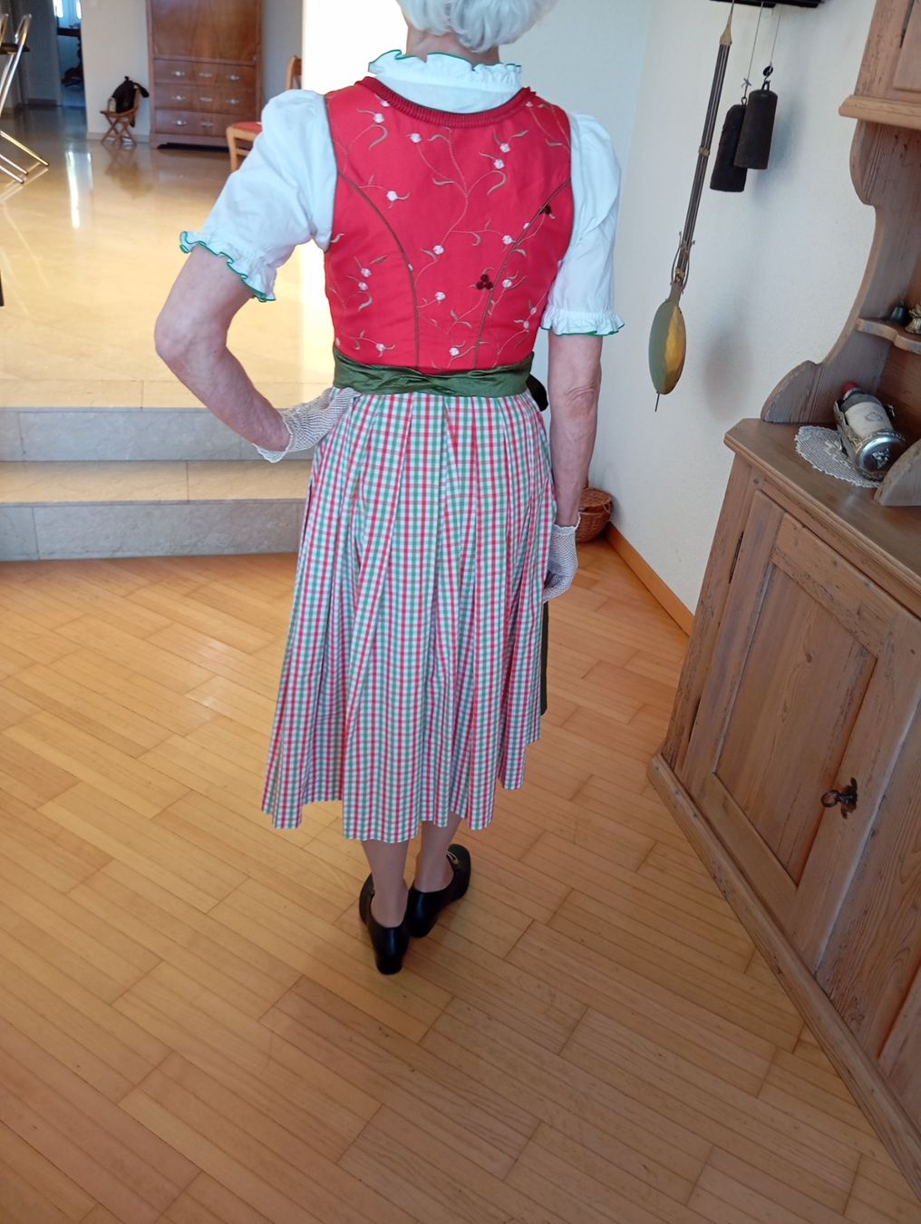 Costumi: Original Damen-Dirndl von Hammerschmid, Gr. 38 – Usato da Oberägeri venduto da baerghuus 9