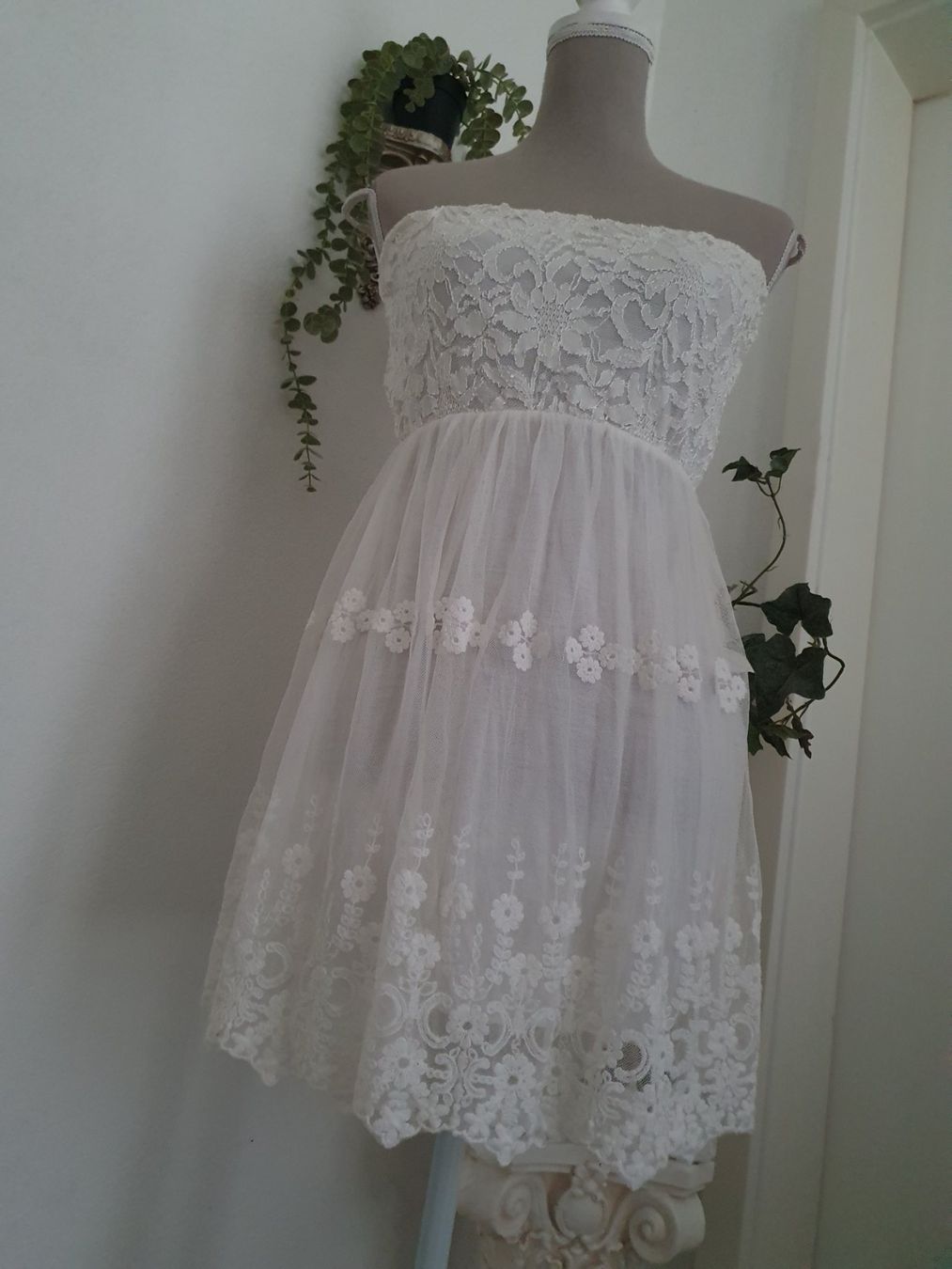 Vestiti: Hellbeiges Spitzenkleid Gr S/M "made in italy" – Usato da Münsingen venduto da BlackTears-3 3