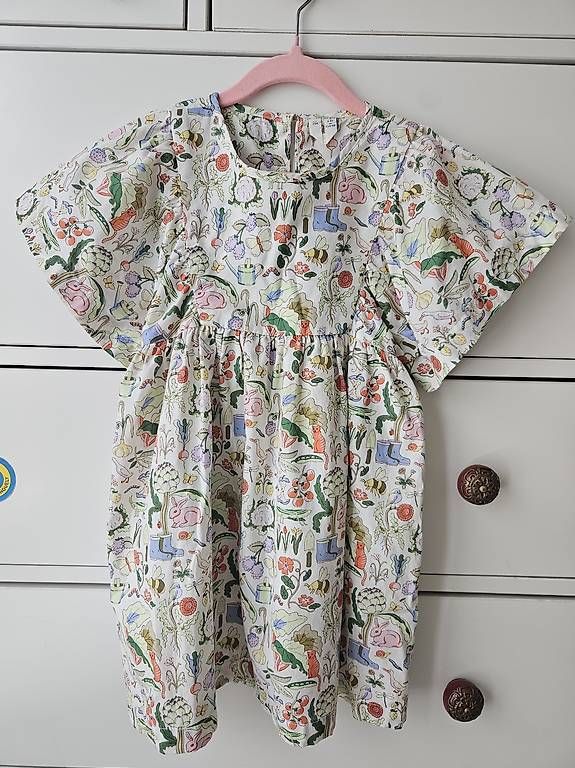 Arket Vestiti & Gonne: Kleid von ARKET Gr. 104 – Usato da Basel venduto da lar_7c62