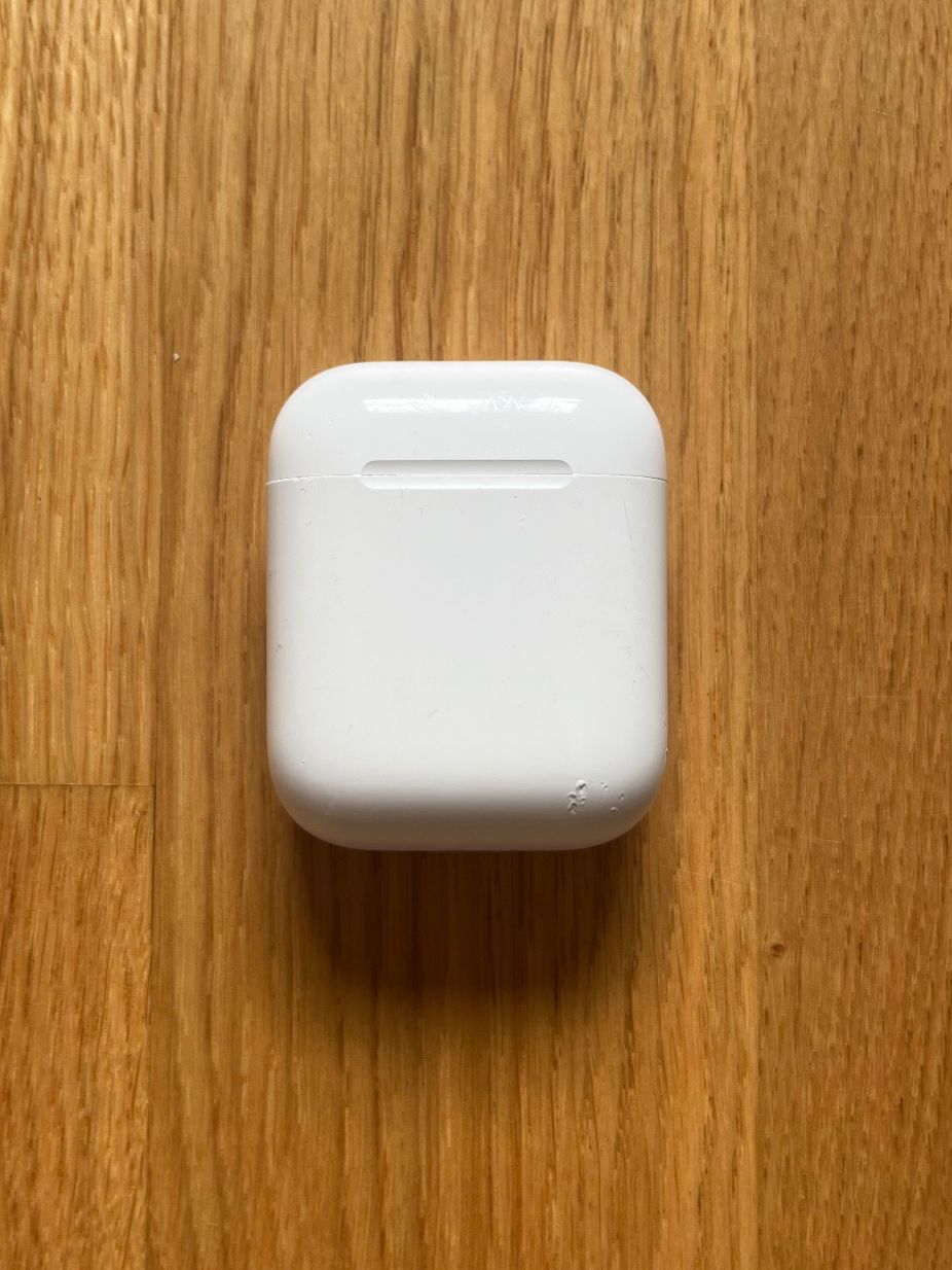 Apple Kopfhörer: AirPods 2. Generation Ladecase mit Kopfhörer – Gebraucht aus Zürich von corinne.nussbaumer20