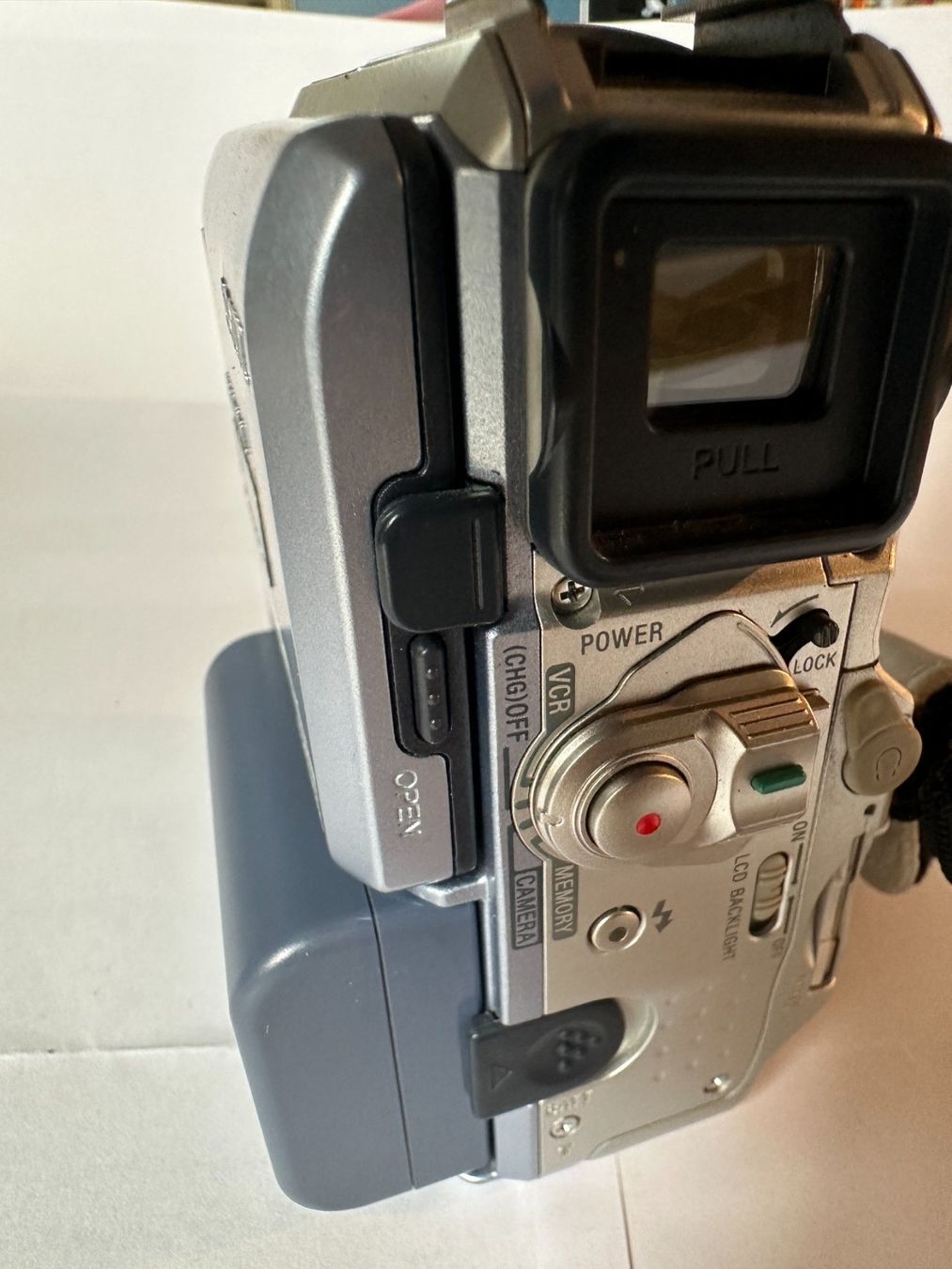 Sony Camcorder: Filmkamera Sony DCR - PC105 E PAL – Gebraucht aus Laupen ZH von Mcafi02 2