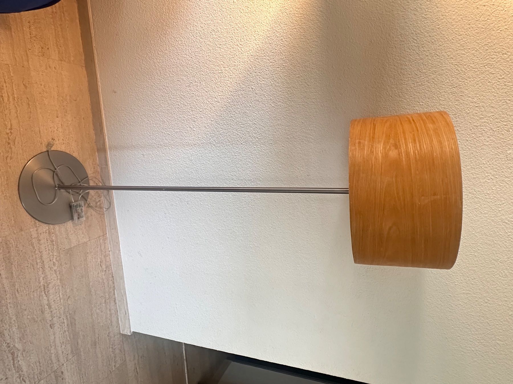 Lampen: Stehleuchte,  Metallfuss gebraucht – Gebraucht aus Küssnacht am Rigi von mis_skz5 1