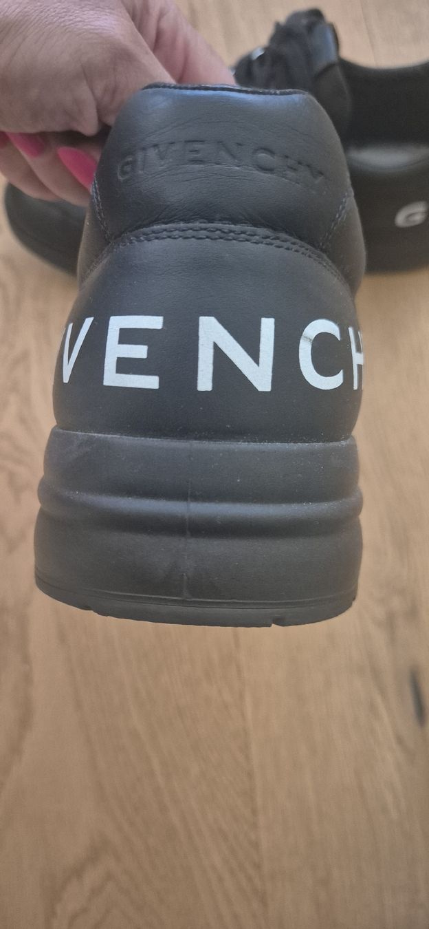 Givenchy Chaussures hommes: Givenchy Turnschuhe schwarz Grösse 41,5 gebraucht – D'occasion à Bubikon par NaralieG 3