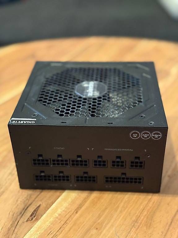 Componenti elettronici: Gigabyte P1000GM - 1000W – Usato da Horgen venduto da Poli90 1