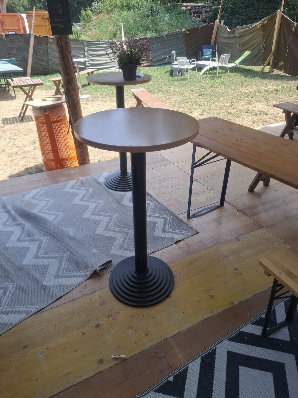 Tables: Stehtisch/ Bartisch  – D'occasion à Kaltbrunn par Nic_d5k5