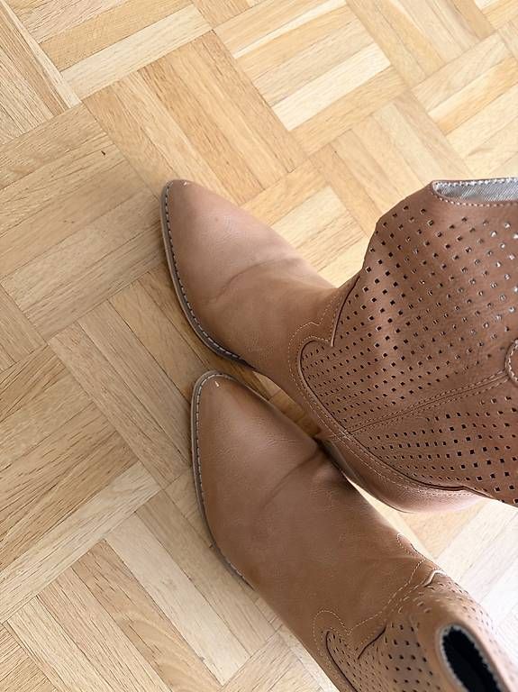 Chaussures femmes: Stivali  – D'occasion à Locarno par dol_2bfc 1