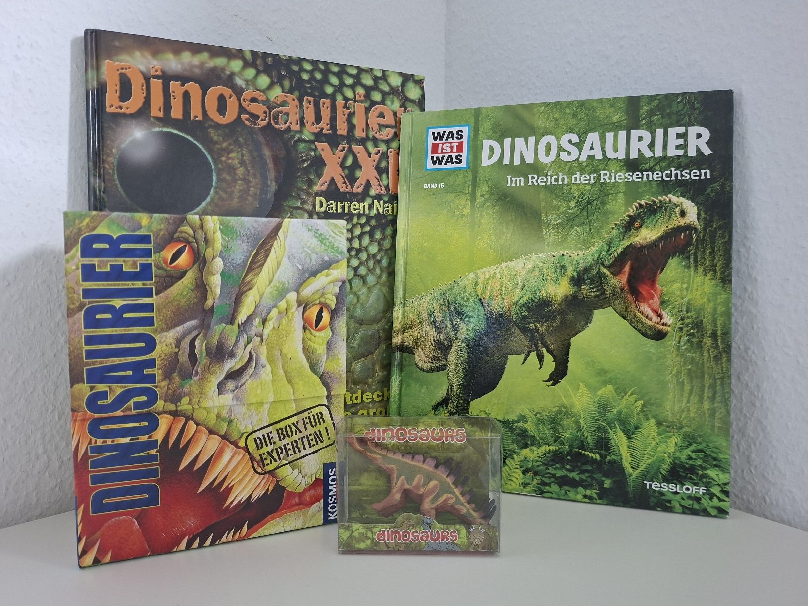 Giocattoli: Dino-Bundle inkl. Expertenbox, Bücher und Sammelfigur – Usato da Pieterlen venduto da jak_c2lj