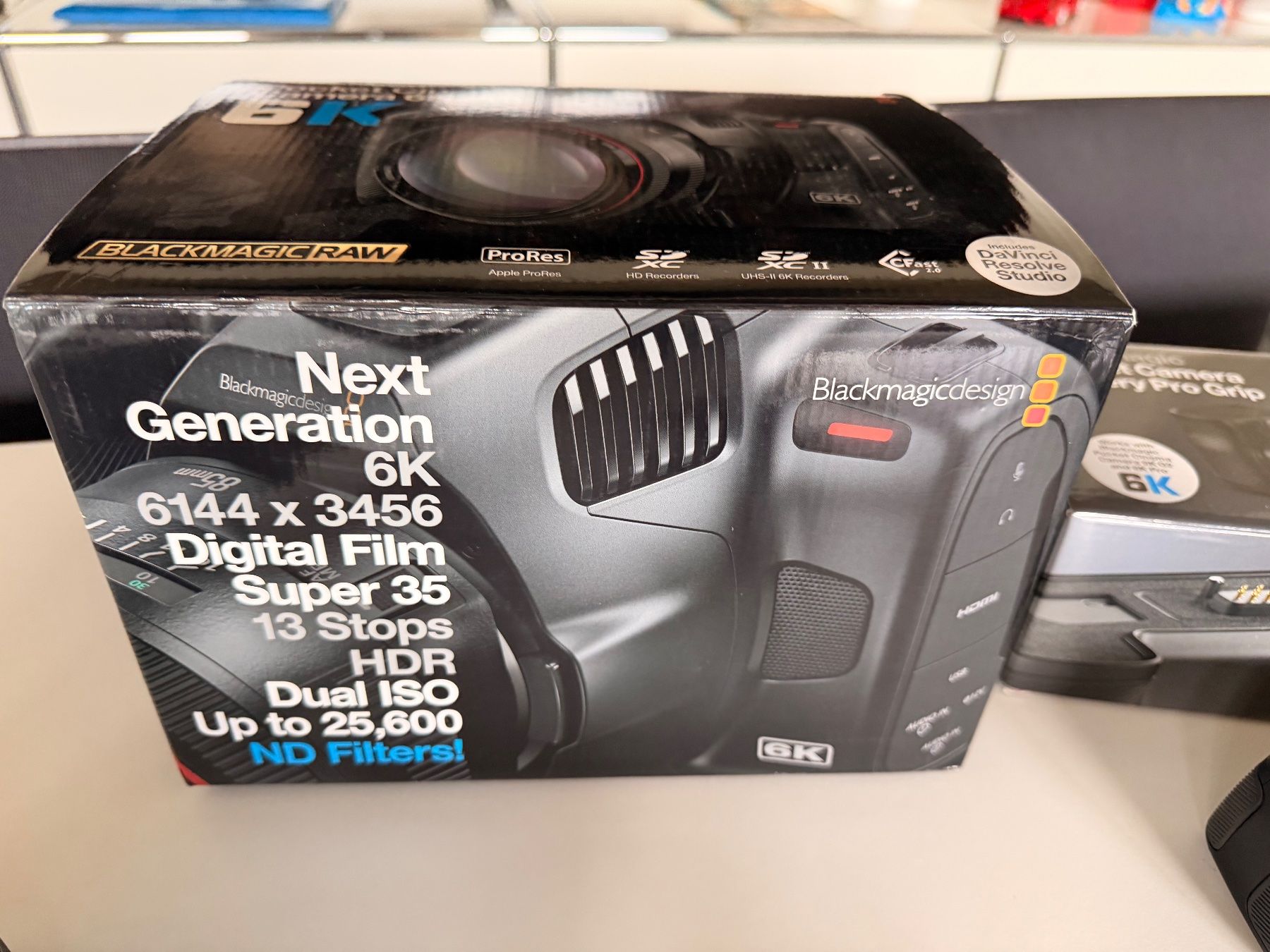 Blackmagic Camcorder: Blackmagic Pocket Cinema Camera 6K Pro – Gebraucht aus Gebenstorf von bigtom1212 3