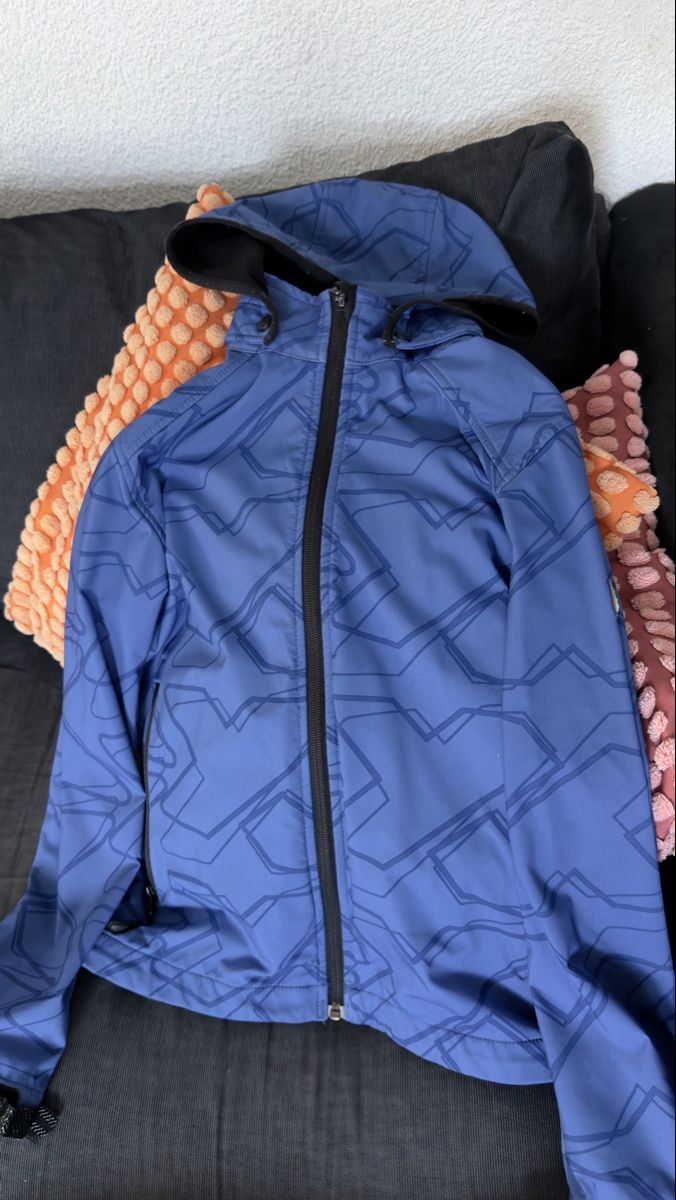 Vestes & Manteaux: Lot de 3 vestes softshell T.152 – D'occasion à Riddes par Elina. 2