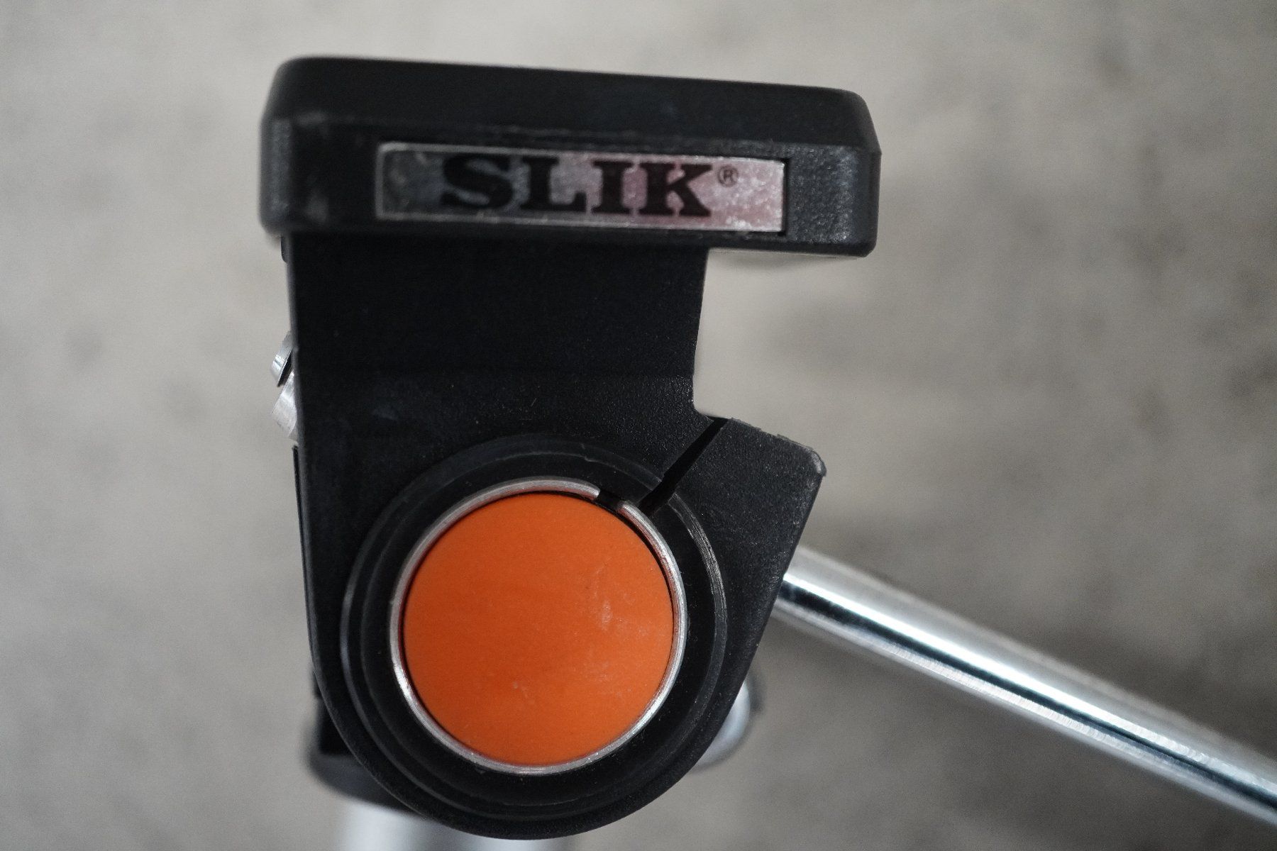 Treppiedi & Teste: Robustes Stativ SLIK Aluminium Made In Japan  (HE301) – Usato da Basel venduto da B.W.B. 4