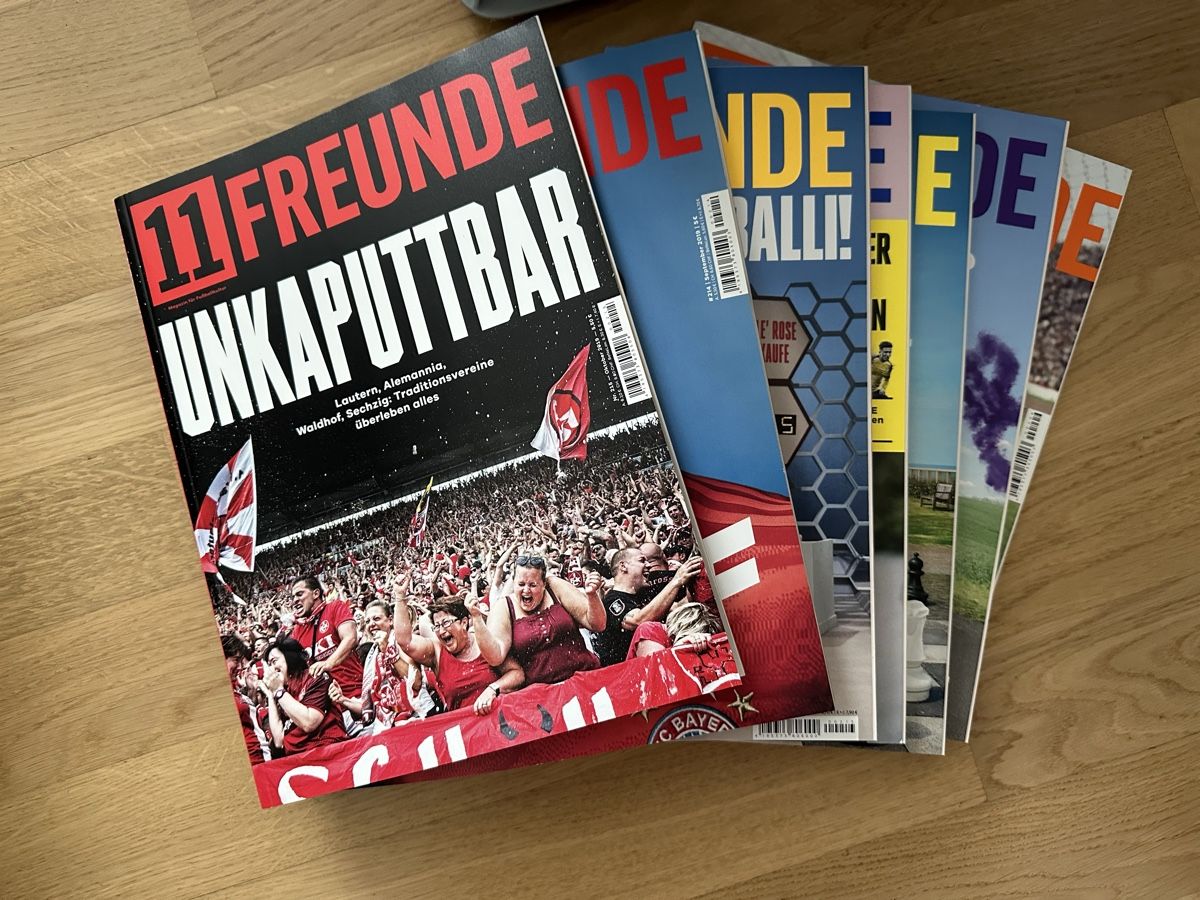 Zeitschriften & Magazine: 11 FREUNDE-Sammlung - 113 Magazine – Gebraucht aus Sumiswald von Sigmund90