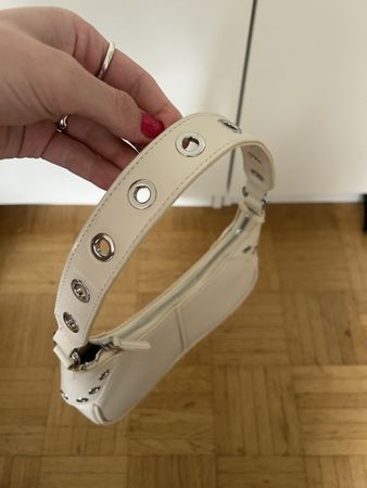 Handtasche von Pull&Bear mit silbernen Details